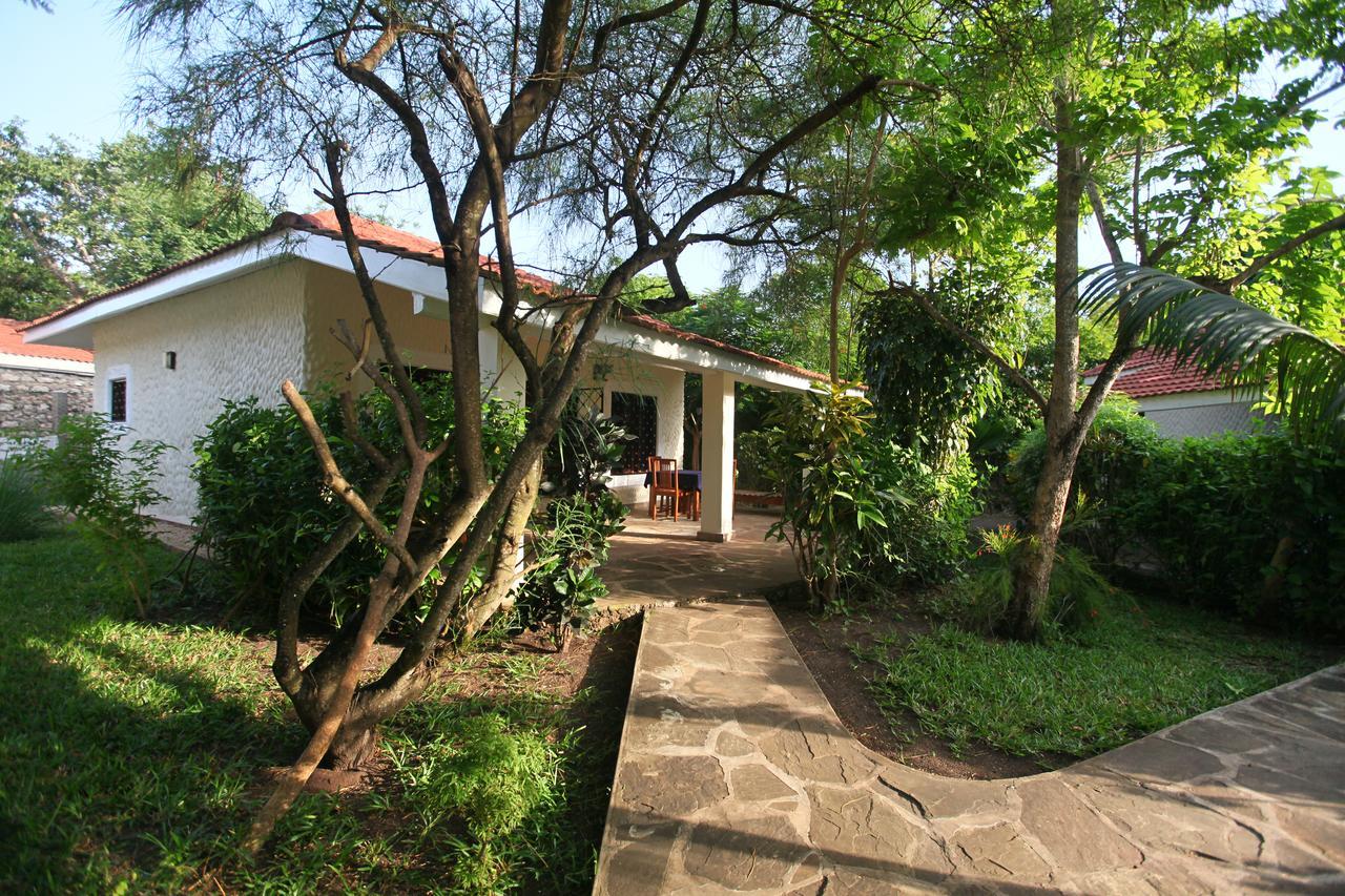 Diani Cottages Praia de Diani Exterior foto