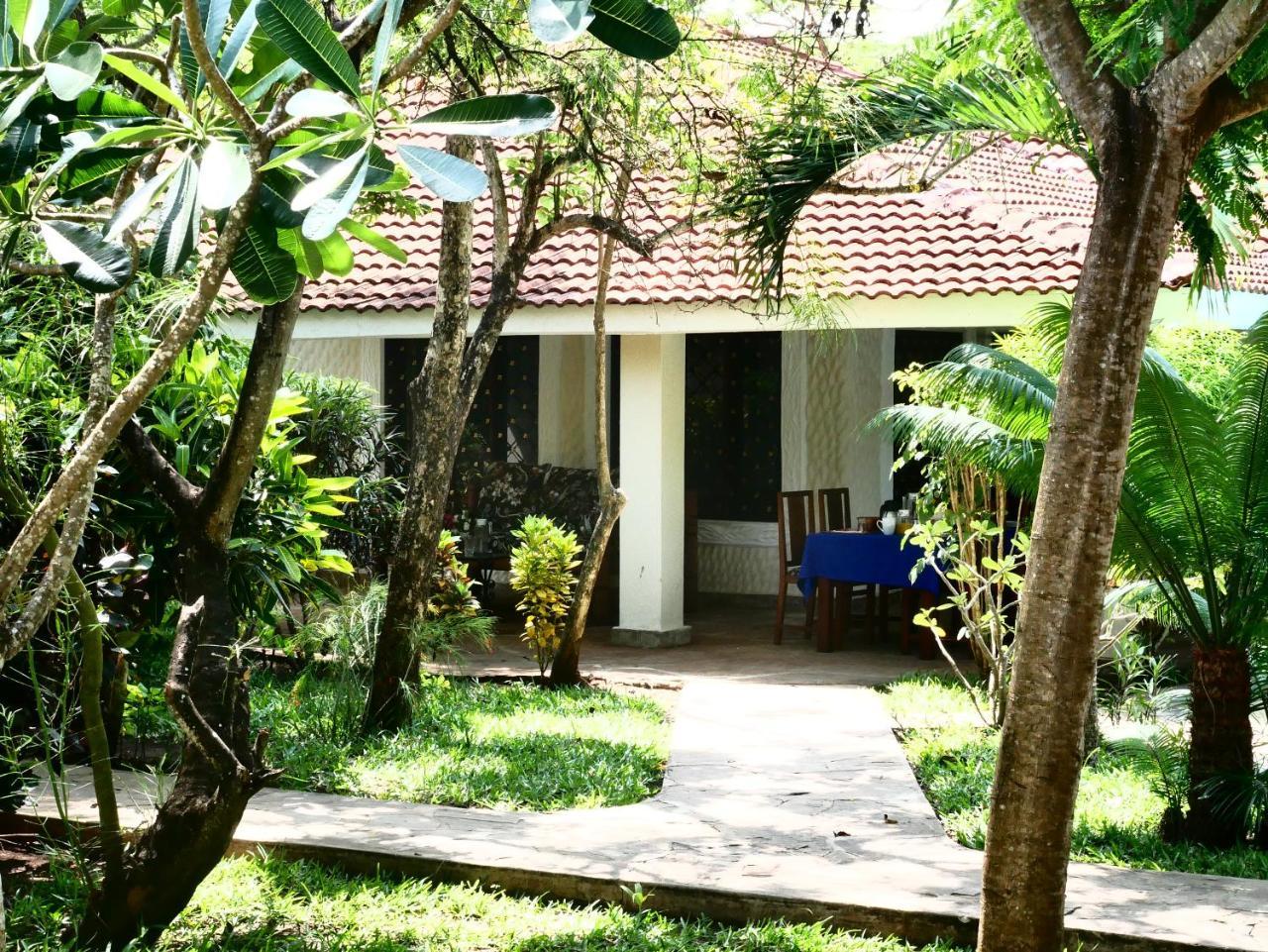 Diani Cottages Praia de Diani Exterior foto